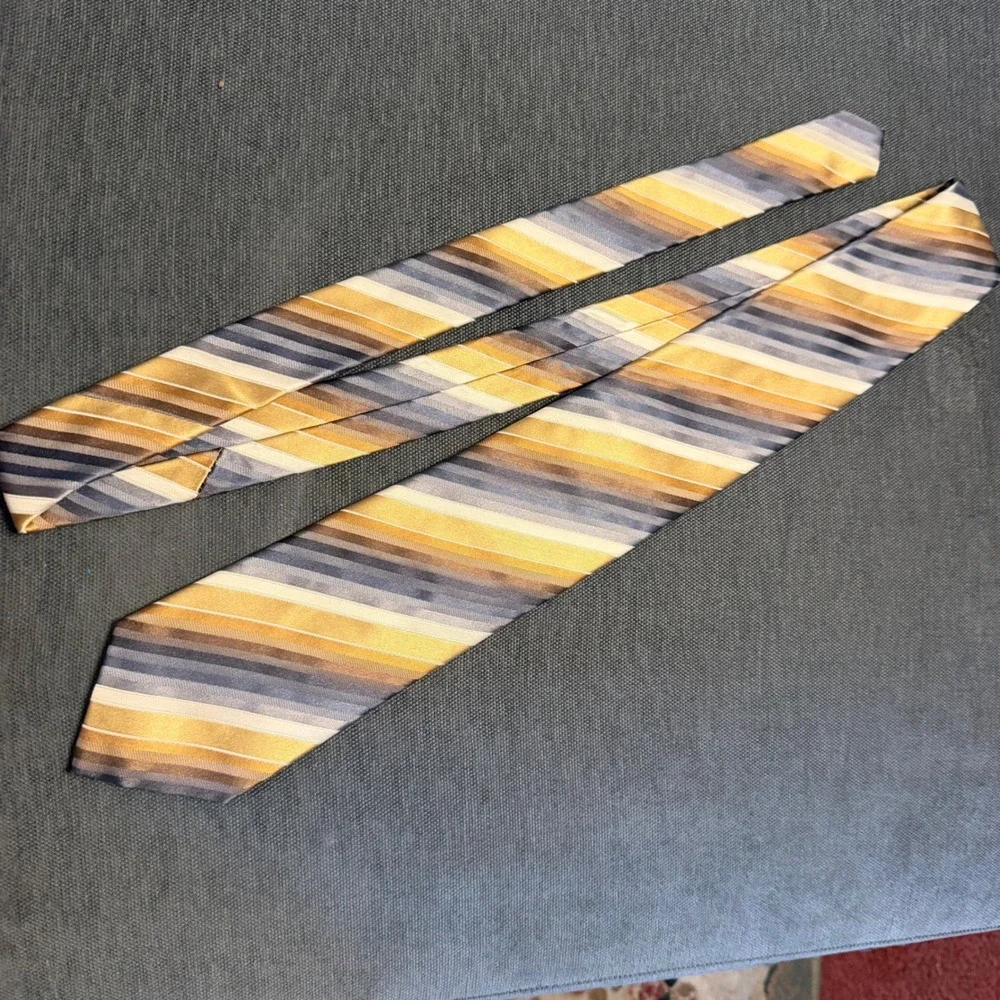 Kenneth Cole Reaction Striped Silk Tie Gold Yellow Grey Silver‎ Formal Business